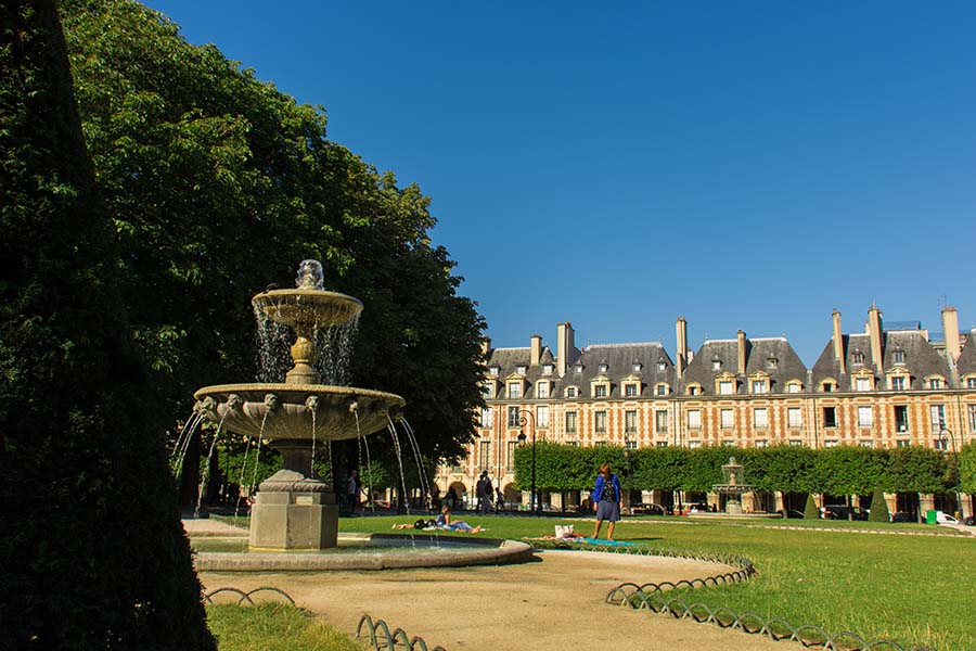 team building marais place des vosges