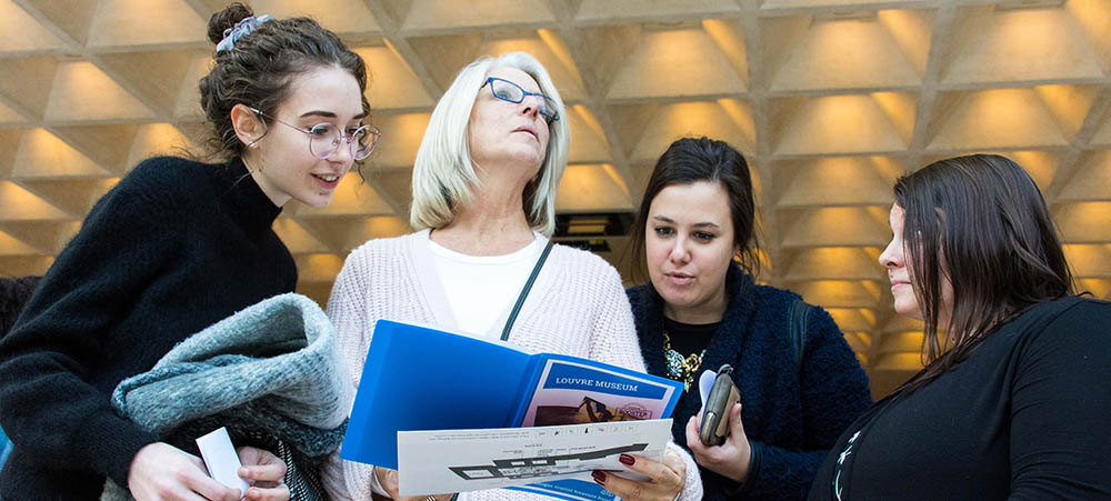 Treasure hunt at the Louvre: our cultural and playful team building