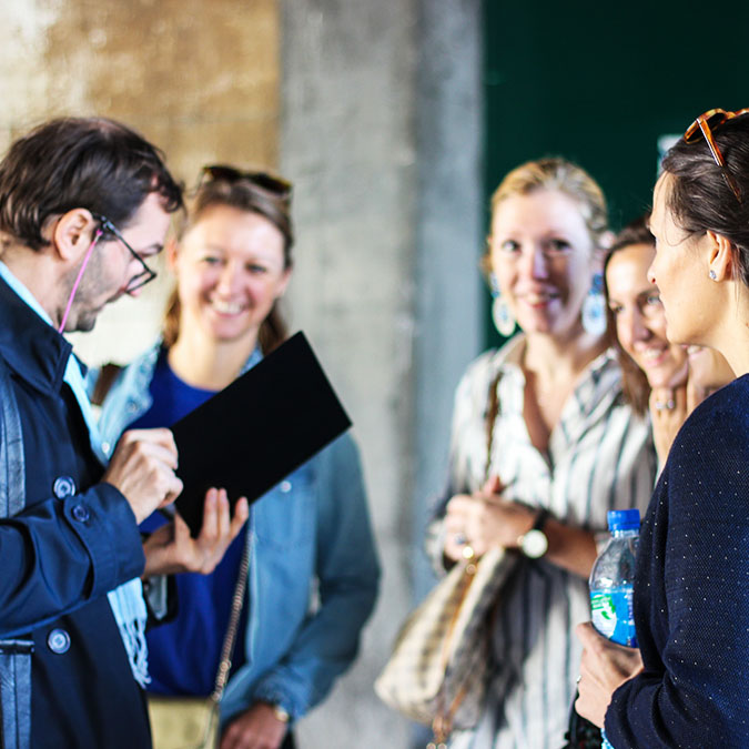 activité evjf puces de saint ouen balade touristique