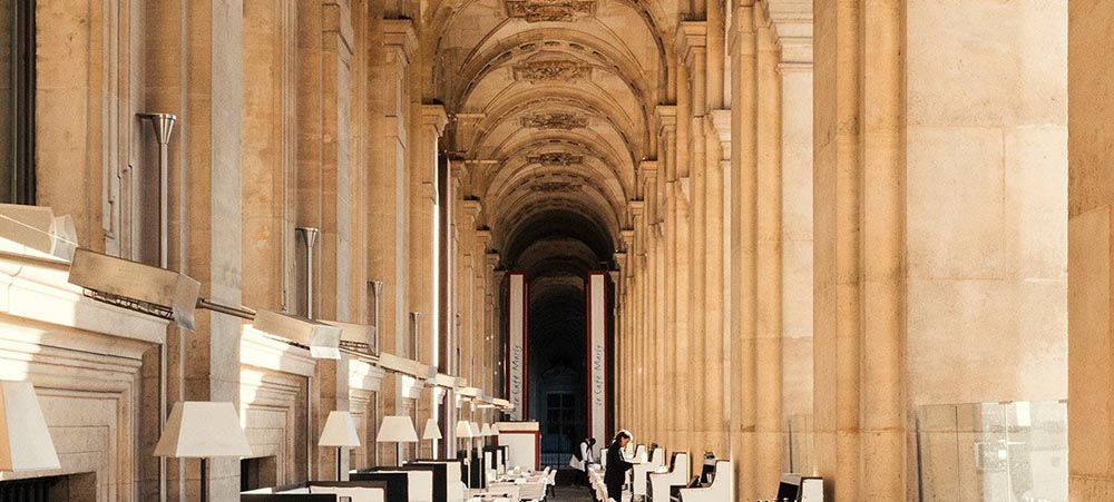 Restaurant avec vue le Café Marly, quartier Louvre Palais-Royal