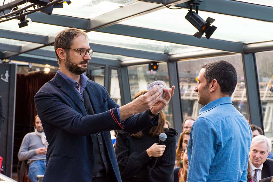 consulting événementiel sur mesure spectacle Laurent Tesla