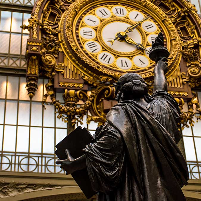 team building activities in Paris musee d'Orsay adult treasure hunt 8 to 60 people