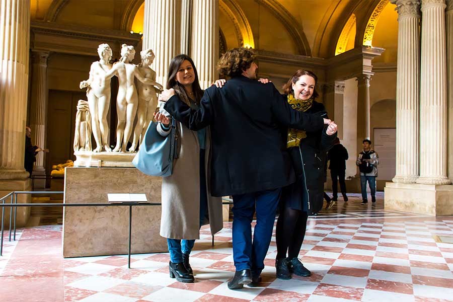 corporate treasure hunt in the Louvre museum
