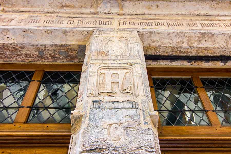 détail maison de Nicolas Flamel