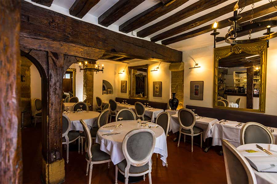 intérieur restaurant l'auberge nicolas flamel