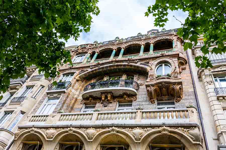 immeuble insolite paris Lavirotte facade