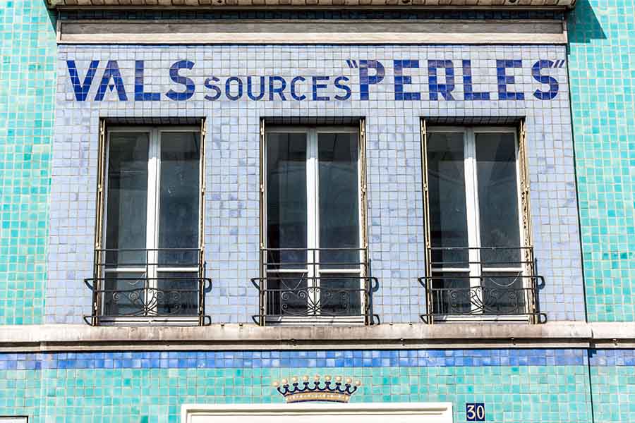 Immeuble société française des Eaux minérales détail vals sources perles