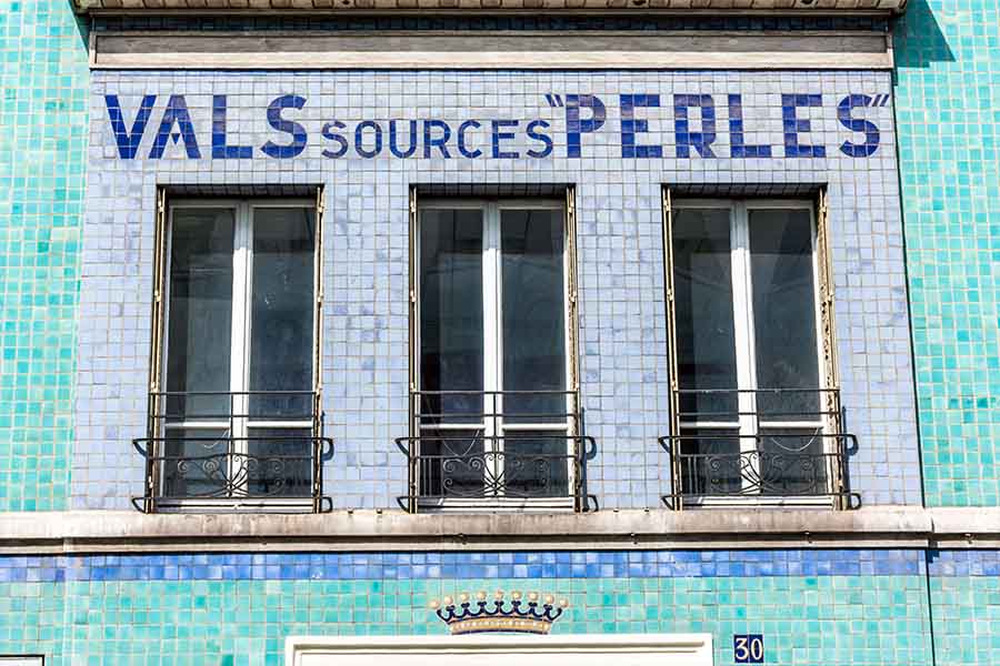 Immeuble société française des Eaux minérales détail vals sources perles