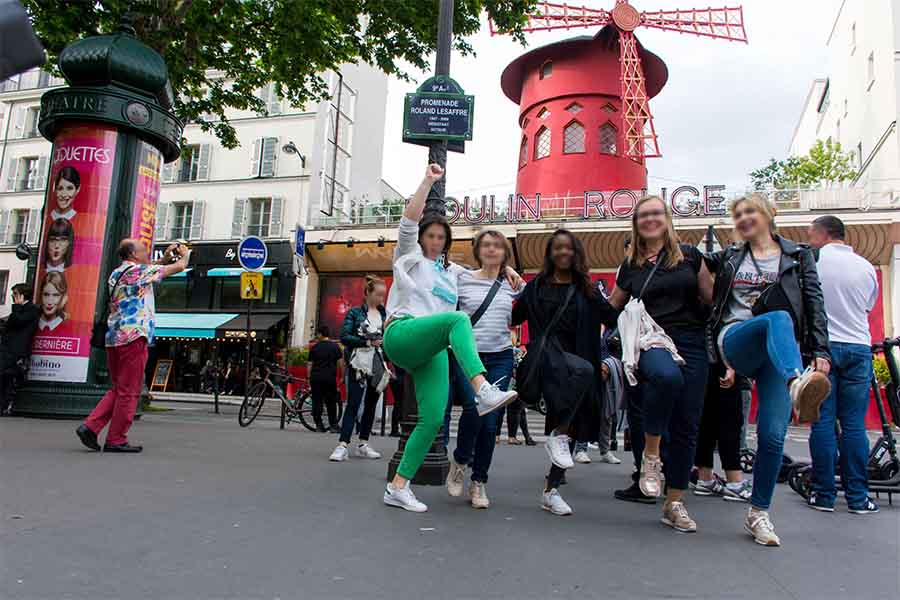 Team building idea in Paris: tourist treasure hunt