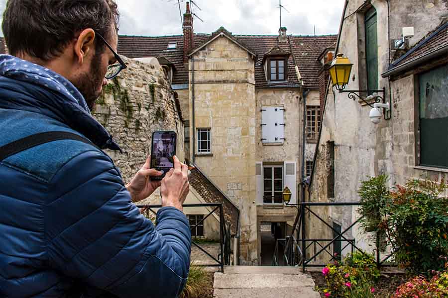 team building treasure hunt in Senlis