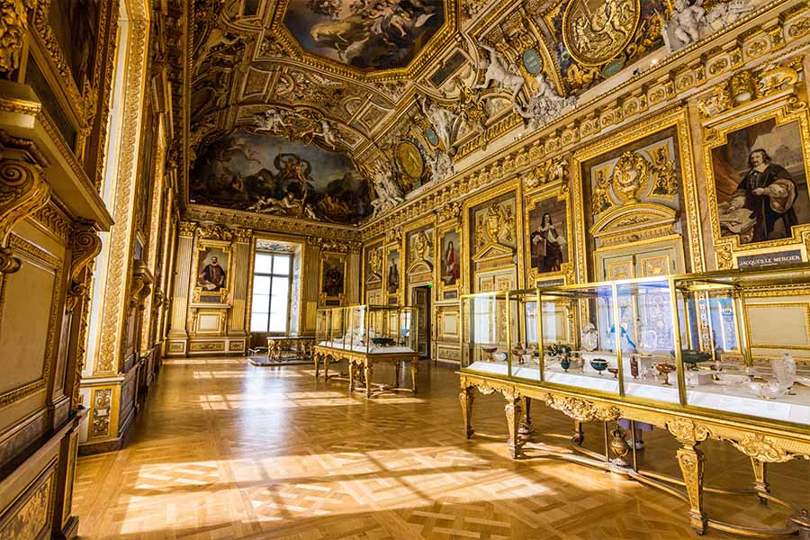 gallerie d'apollon in the louvre museum