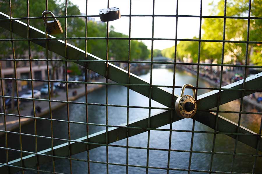 Organize a team building in Paris Canal Saint Martin district