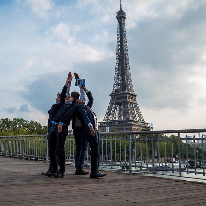 team building in paris eiffel tower adult scavenger hunt