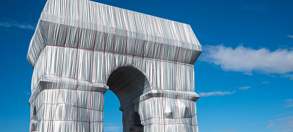 Arc de Triomphe wrapped: artwork of Christo & Jeanne-Claude to rediscover in pictures