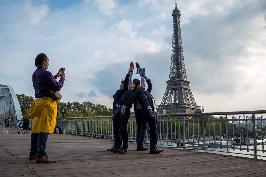 corporate treasure hunt Eiffel Tower