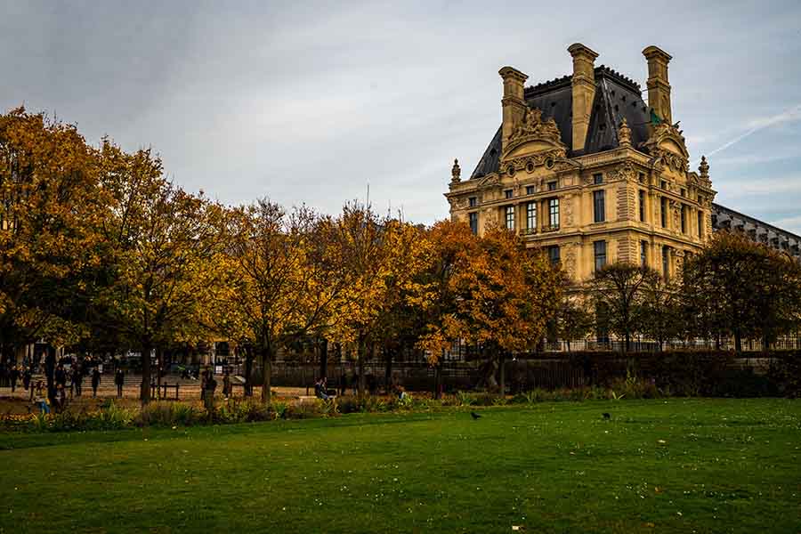 treasure hunt in the Tuileries garden