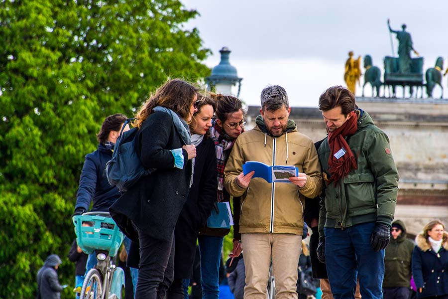 Tuileries treasure hunt large group