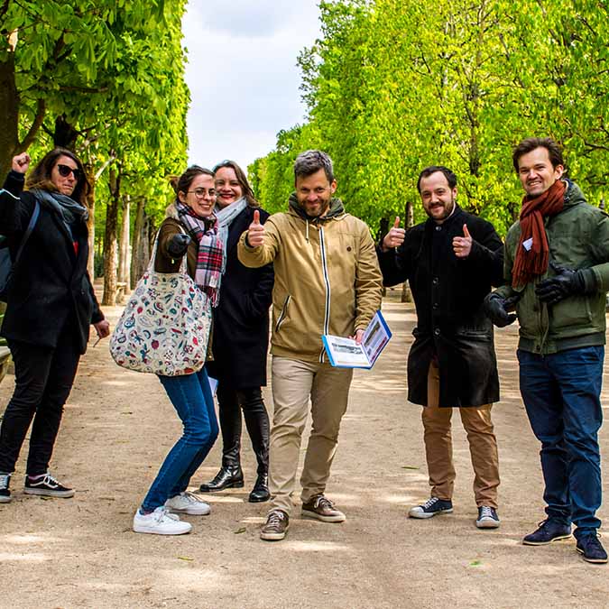 team building large group tuileries treasure hunt