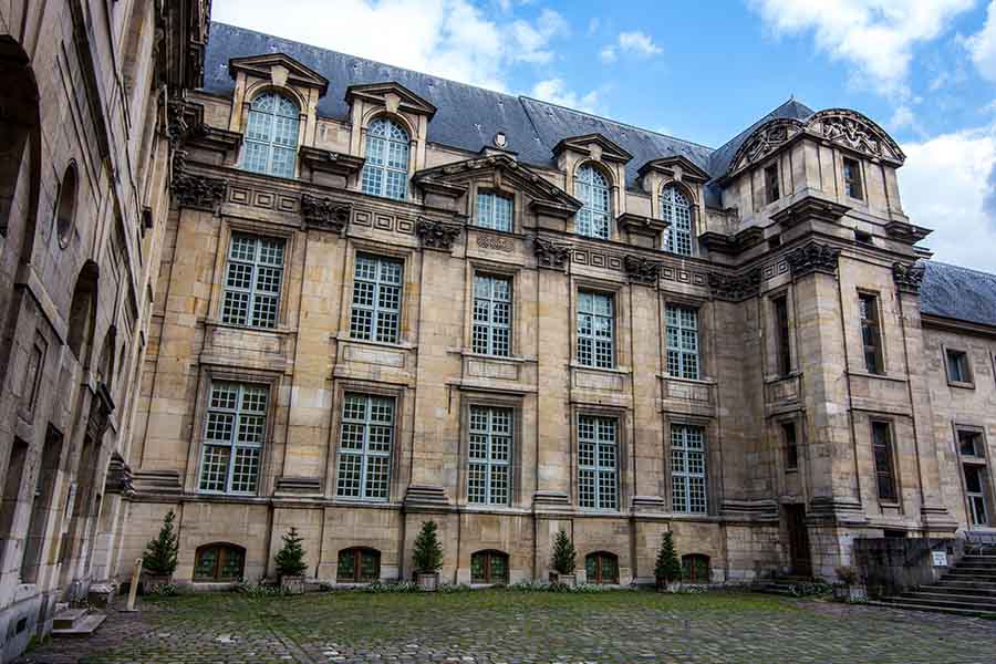 hotel lamoignon historic library of Paris