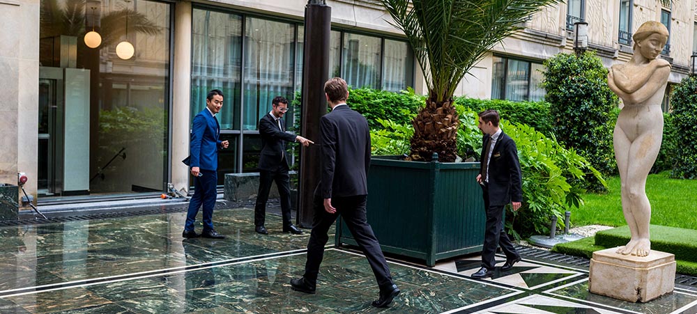 In search of the lost canvas: become the virtuoso of this team building investigation