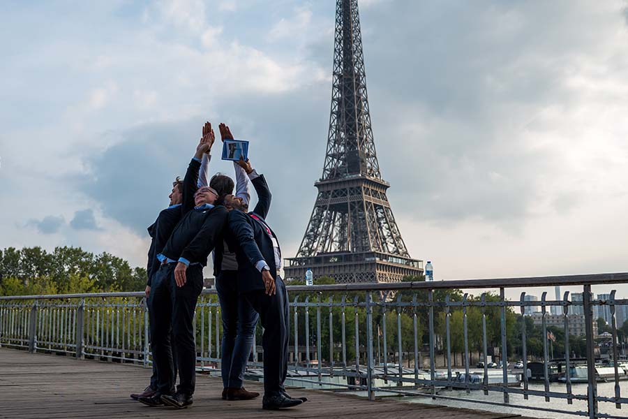 jeu de piste team building sur mesure photo tour Eiffel