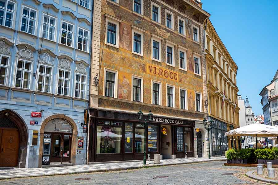 treasure hunt in Prague to discover unusual streets