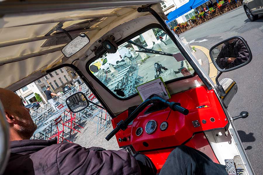 balade en tuk tuk avec chauffeur pour votre team building à Paris