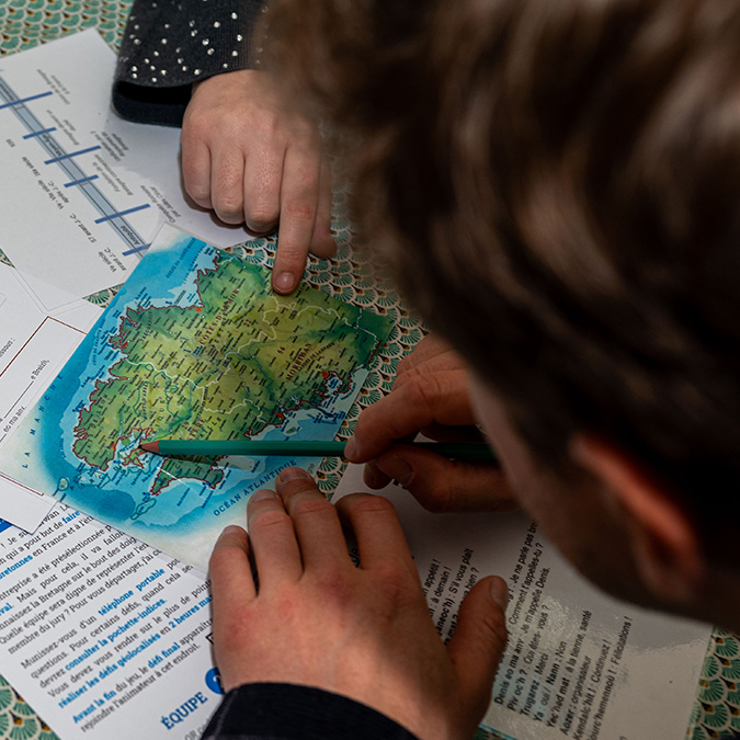 image-carré-team-building-grand-jury activité de cohésion d’équipe sur la bretagne défi géographie